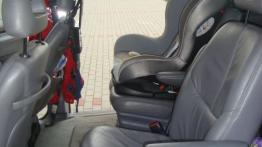 Chrysler Voyager III Minivan - galeria społeczności - fotelik dziecięcy z tyłu