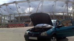 Opel Corsa B Hatchback - galeria społeczności - maska otwarta