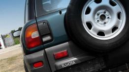 RAV4 - Japończyk potrafi