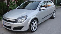 Opel Astra H Hatchback 5d - galeria społeczności - widok z przodu