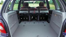 Renault Scenic I - tylna kanapa złożona, widok z bagażnika