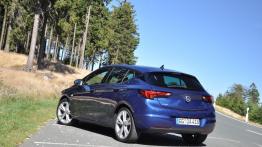 Opel Astra po faceliftingu – mocno się zdziwisz, jak poznasz nowe silniki