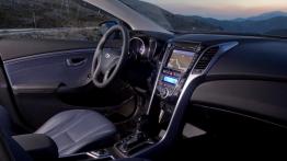 Hyundai i30 II Hatchback 5d - prezentacja w Sevilli - kokpit, nocne zdjęcie
