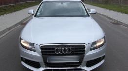 Audi A4 B5 Avant - galeria społeczności - przód - reflektory włączone