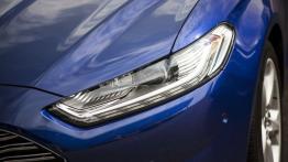 Ford Mondeo V Kombi - lewy przedni reflektor - wyłączony