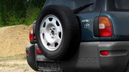 RAV4 - Japończyk potrafi