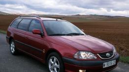 Toyota Avensis I Kombi - widok z przodu