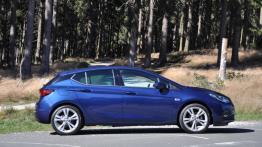 Opel Astra po faceliftingu – mocno się zdziwisz, jak poznasz nowe silniki