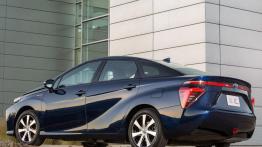 Toyota Mirai – przystanek końcowy motoryzacji?