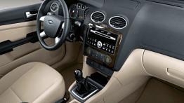 Ford Focus II Kombi - pełny panel przedni