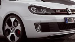 Volkswagen Golf VI GTI - prawe przednie nadkole