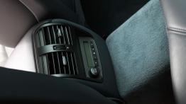 Lancia Thesis  Sedan - galeria społeczności - inny element wnętrza z tyłu