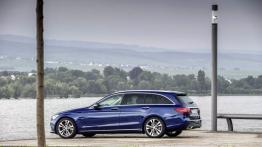 Mercedes klasy C 250 (2014) kombi - lewy bok