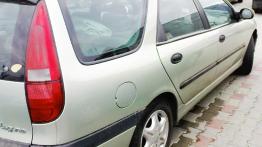 Renault Laguna I Kombi - galeria społeczności - prawy bok