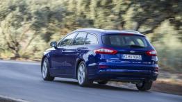 Ford Mondeo V Kombi - widok z tyłu