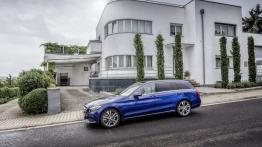 Mercedes klasy C 250 (2014) kombi - lewy bok