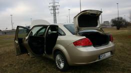 Fiat Linea  Sedan - galeria społeczności - tył - bagażnik otwarty