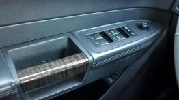 Chrysler 300C - Pomnik Ameryki