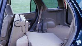 Honda CR-V II - tylna kanapa złożona, widok z boku