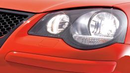 Volkswagen Polo GTI - lewy przedni reflektor - włączony