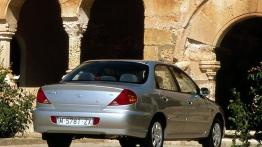 Kia Sephia II - prawy bok