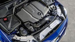 Mercedes klasy C 250 BlueTEC 4MATIC (2014) kombi - silnik - widok z góry