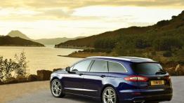 Ford Mondeo V Kombi - widok z tyłu