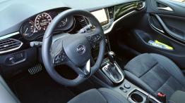 Opel Astra po faceliftingu – mocno się zdziwisz, jak poznasz nowe silniki