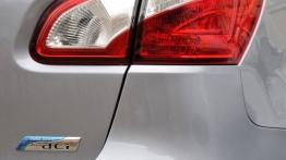 Nissan Qashqai 1.6 dCi - prawy tylny reflektor - wyłączony