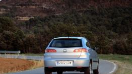 Seat Ibiza V 1.4TDI - tył - reflektory włączone