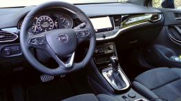 Opel Astra po faceliftingu – mocno się zdziwisz, jak poznasz nowe silniki