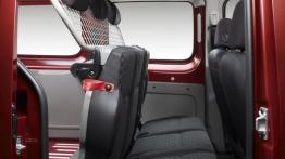 Renault Kangoo III Express Maxi - tylna kanapa złożona, widok z boku
