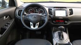 Kia Sportage III Facelifting (2014) GDi - kokpit