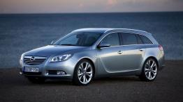 Opel Insignia Kombi - widok z przodu