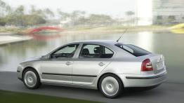 Skoda Octavia II - lewy bok