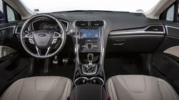 Ford Mondeo V Kombi - pełny panel przedni