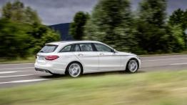 Mercedes klasy C 250 (2014) kombi - widok z tyłu