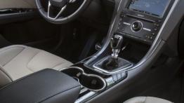 Ford Mondeo V Kombi - kokpit