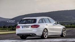 Mercedes klasy C 250 (2014) kombi - widok z tyłu