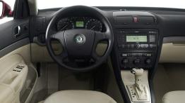 Skoda Octavia II - kokpit
