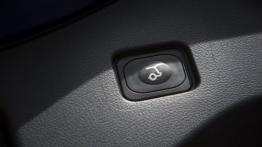 Ford Mondeo V Kombi - przycisk do otwierania bagażnika