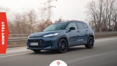 Toyota Corolla Cross GR Sport. Miejska hybryda w groźnym przebraniu | 12 minut