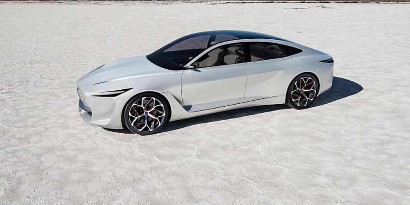 Koncepcyjny Q Inspiration przyszłością Infiniti