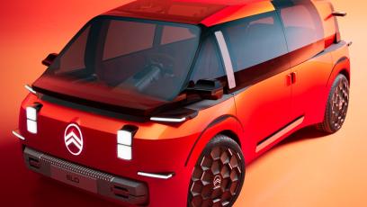 Citroen ELO jest wielkości C3. W środku zmieścił sypialnię i salę kinową