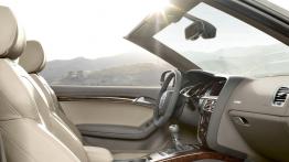 Audi A5 Cabrio - widok ogólny wnętrza z przodu