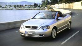 Opel Astra Cabrio - widok z przodu