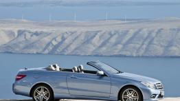 Mercedes Klasa E Cabrio - prawy bok