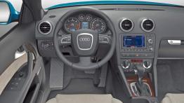 Audi A3 Cabrio - kokpit