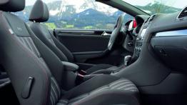 Volkswagen Golf VI GTI Cabrio - widok ogólny wnętrza z przodu