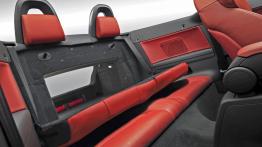 Audi A3 Cabrio - tylna kanapa złożona, widok z boku